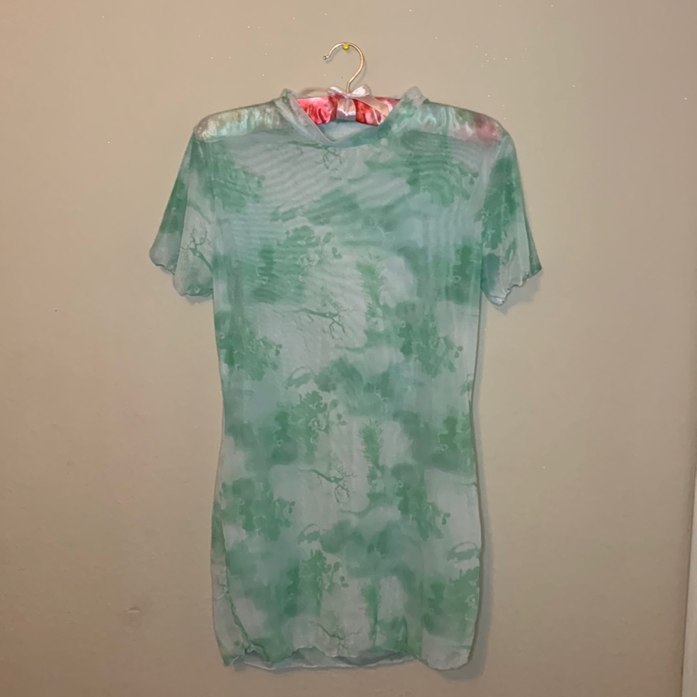 mesh top. size Large. multicolor.